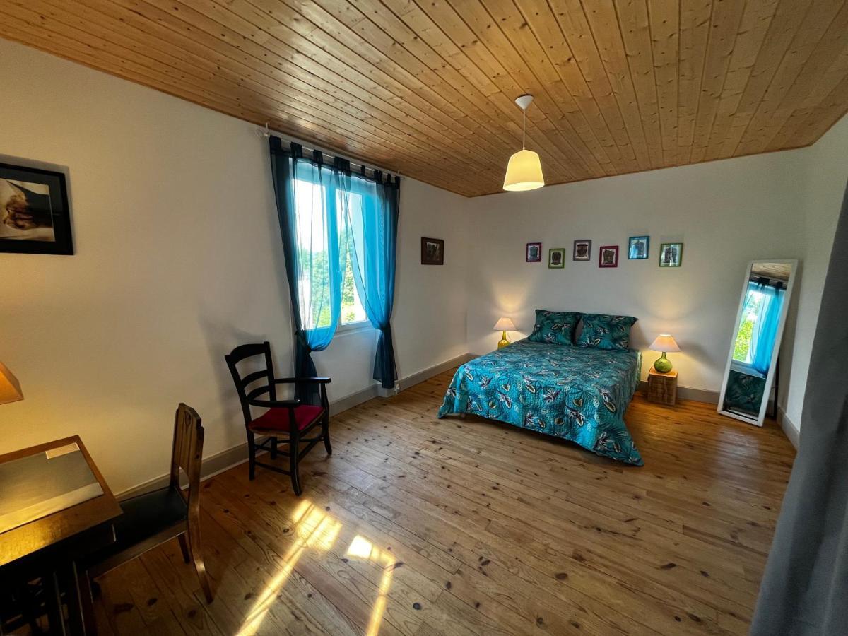 Le gîte de Lucas Peyrillac-et-Millac Extérieur photo