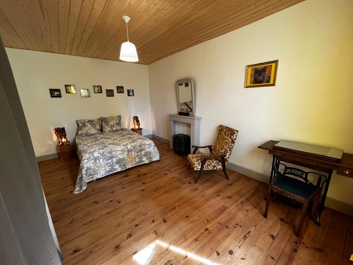 Le gîte de Lucas Peyrillac-et-Millac Extérieur photo